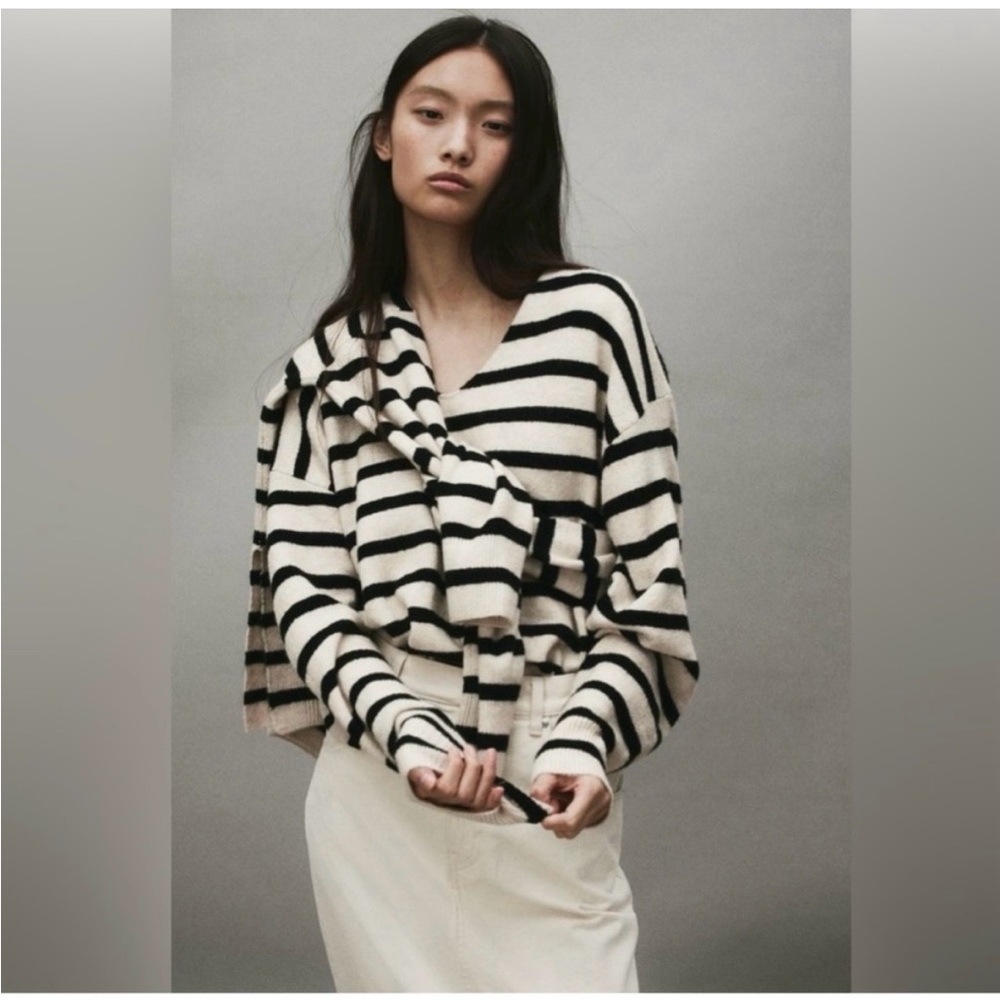 OVERSIZED STRIPED V-NECK SWEATER Size S NWT.